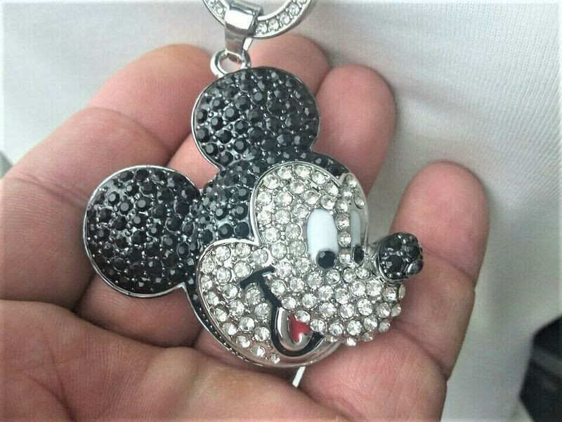 Micky Maus Anhänger mit Swarovski Elementen Micky Maus Anhänger mit Swarovski Elementen