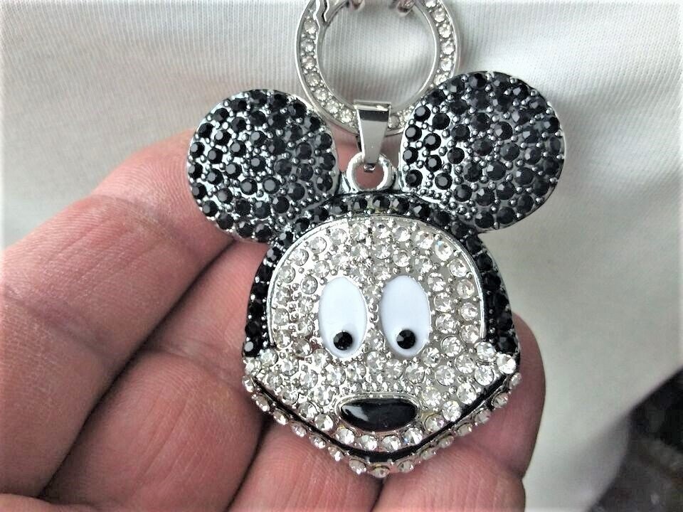 Micky Maus Anhänger mit Swarovski Elementen besetzt Micky Maus Anhänger mit Swarovski Elementen besetzt