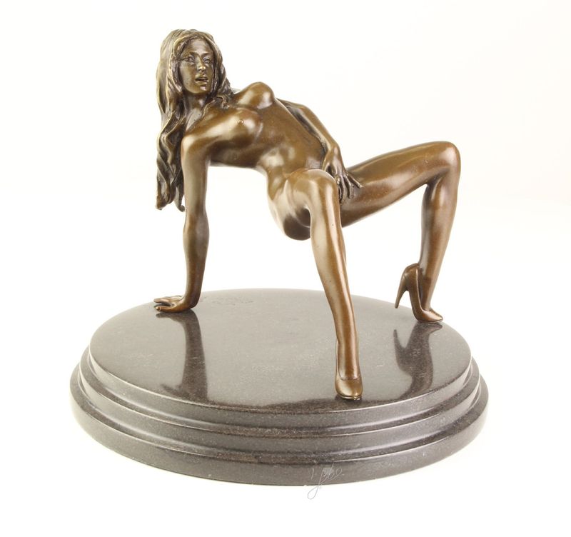 Erotische Bronzefigur, weiblicher Akt, Erotikfigur, Sinnlichkeit