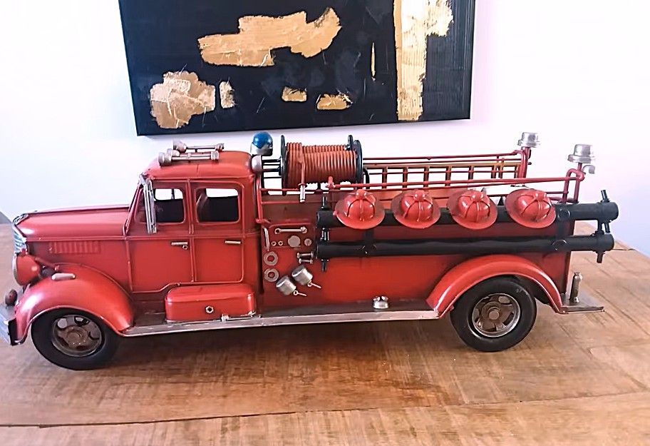 XXL Feuerwehrauto Modell, handgefertigt, Löschfahrzeug