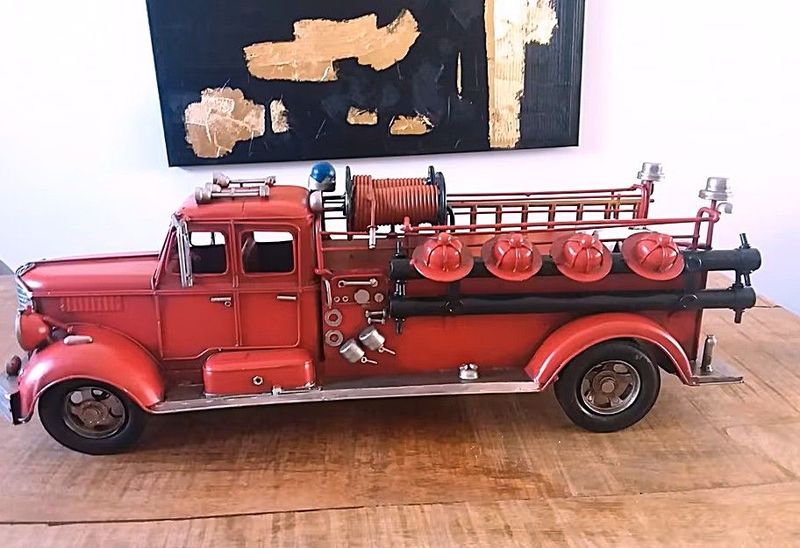 XXL Feuerwehrauto Modell, handgefertigt, Löschfahrzeug