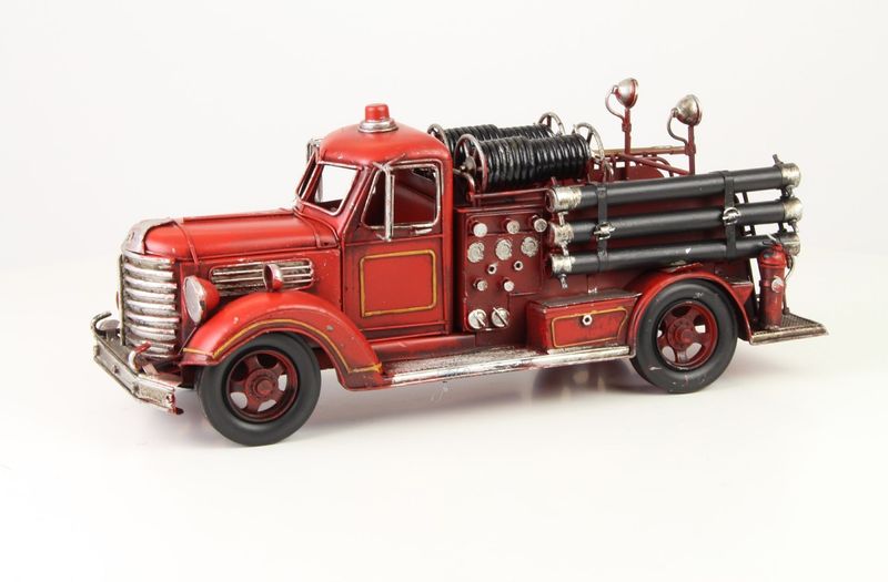 Großes Feuerwehrauto Modell, handgefertigt, Löschfahrzeug, Feuerwehr Großes Feuerwehrauto Modell, handgefertigt, Löschfahrzeug, Feuerwehr