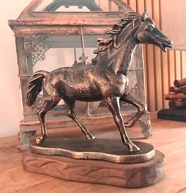 Pferde Figur aus Gusseisen, Reiten, Pferdesport, Hengst, Pferd Pferde Figur aus Gusseisen, Reiten, Pferdesport, Hengst, Pferd