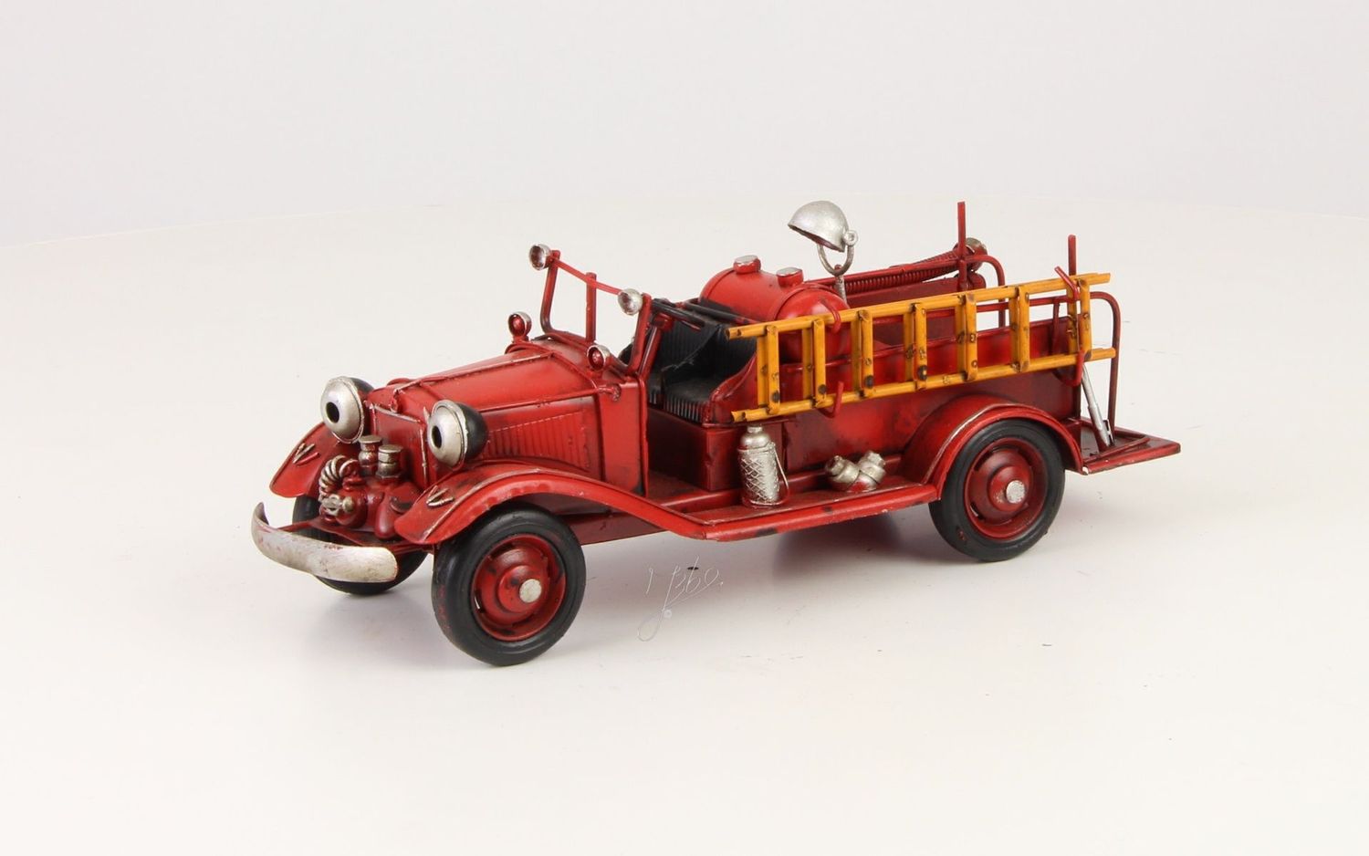 Feuerwehrauto Modell, handgefertigt, Löschfahrzeug, Feuerwehr, Vintage Feuerwehrauto Modell, handgefertigt, Löschfahrzeug, Feuerwehr, Vintage