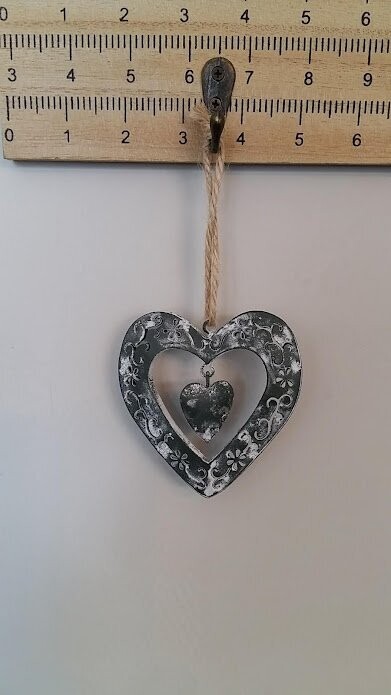 COEUR  A SUSPENDRE - EN METAL GRIS - 10 X 8 X 1  CM