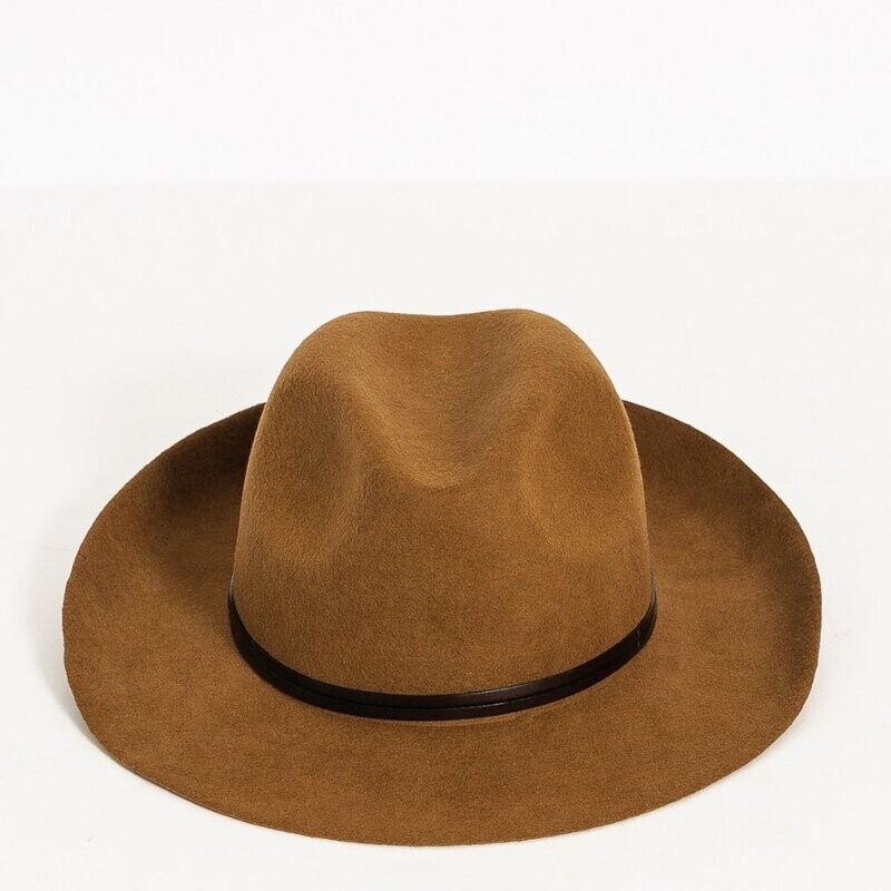 Chapeau Feutre, Lien Cuir Moka TRAVAUX EN COURS