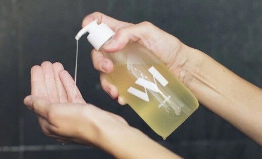 Flacon Gel douche Mimosa Cèdre Bio 290ml WHATMATTERS