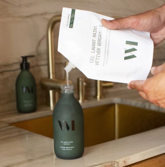 Eco Recharge Gel lavant mains Bio Vétiver - Bergamote 500ml WHATMATTERS Eco Recharge Gel lavant mains Bio Vétiver - Bergamote 500ml WHATMATTERS