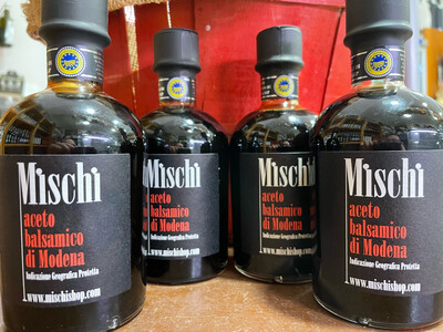 4 bottles x 250 ml  "Black cup" balsamic vinegar of Modena    shipping included