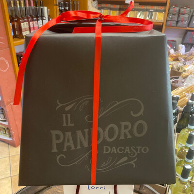 Pandoro 700 g  “a typical Italian dessert, but born in Verona”