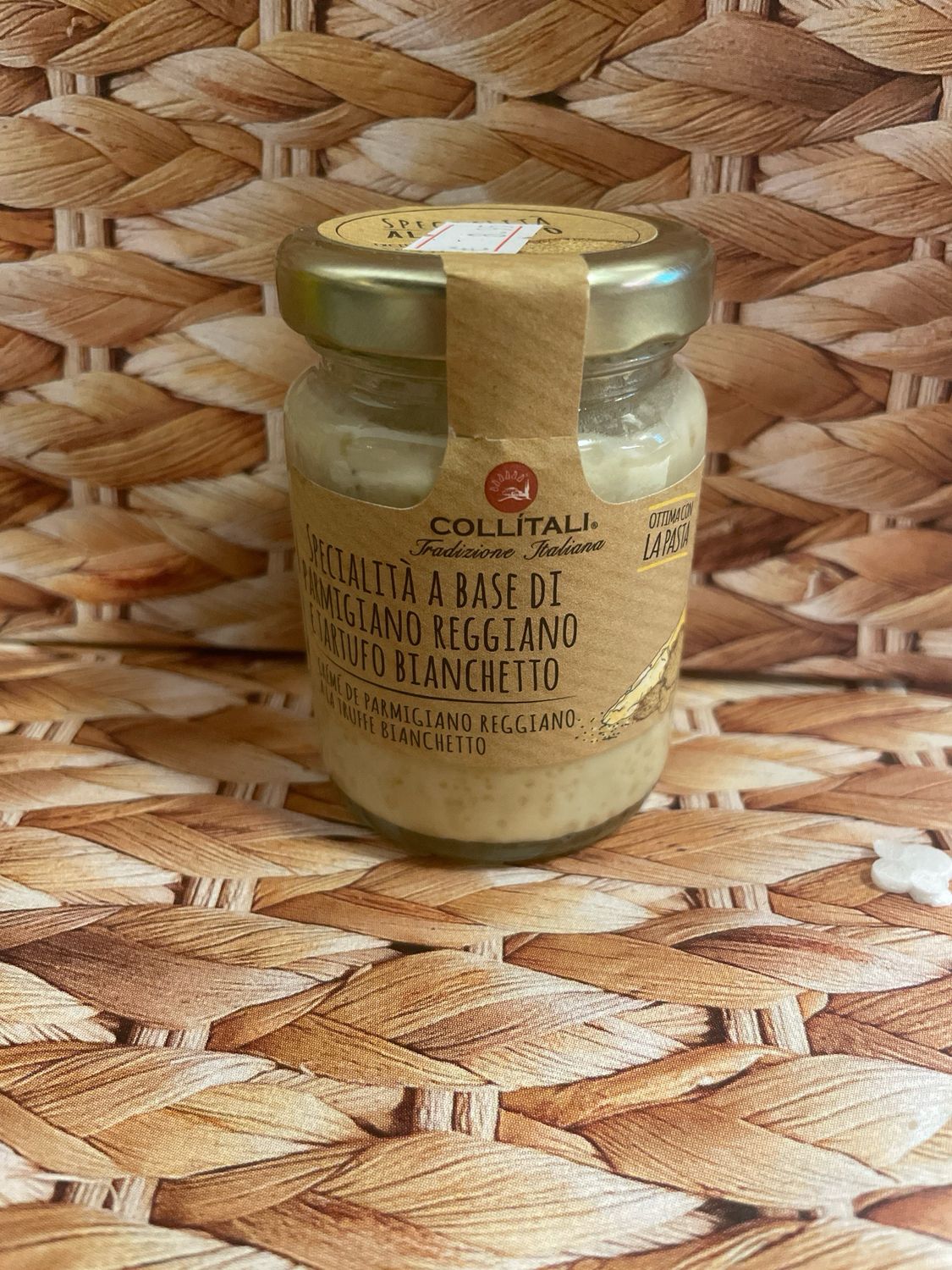 Specialties based on Parmesan cheese and white truffle 80 g