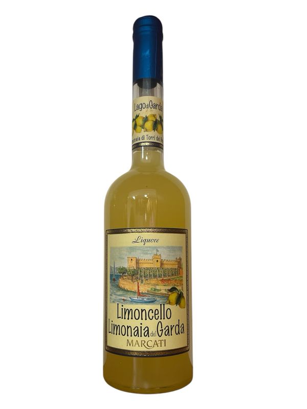 Limoncello with lemons from Torri del Benaco 700 ml