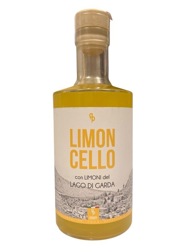 Limoncello with lemons from Lake Garda 500 ml 25% vol.