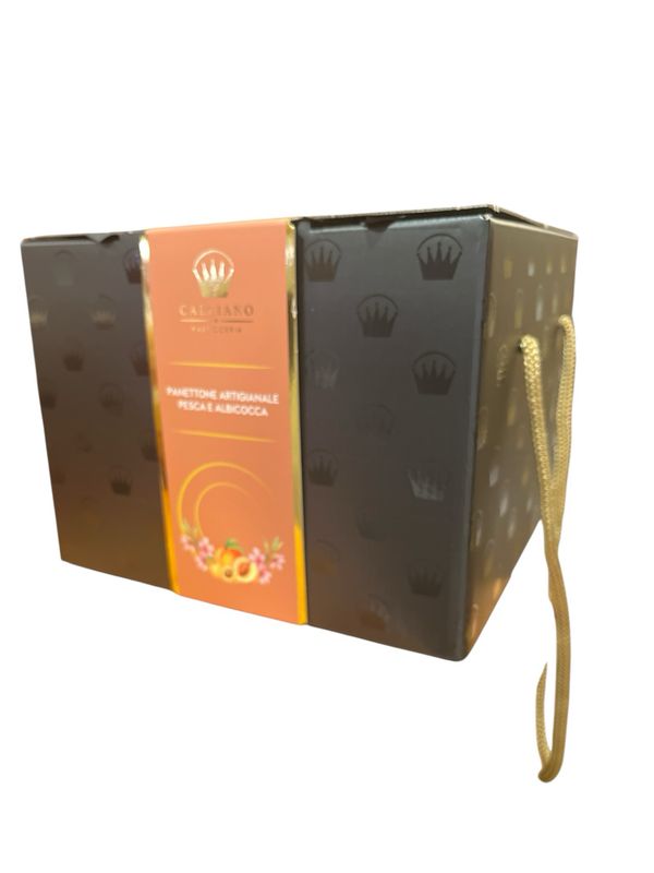 Homemade panettone, peach & apricot 1 kg Homemade panettone, peach & apricot 1 kg