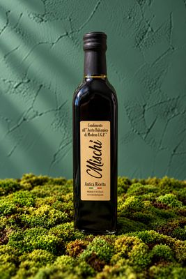 Condiment with balsamiv Vinaiger se of Modena igp 750 ml