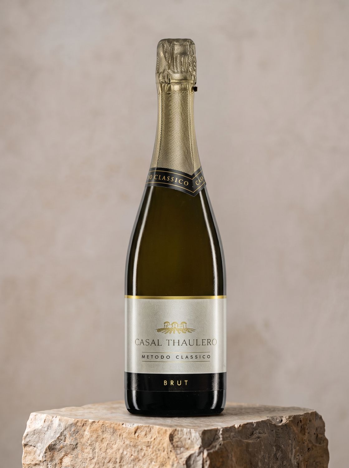 Casal thaulero "Spumante Metodo Classico obtained with re-fermentation in the bottle, the same production process as Champagne". Casal thaulero "Spumante Metodo Classico obtained with re-fermentation in the bottle, the same production process as Champagne".