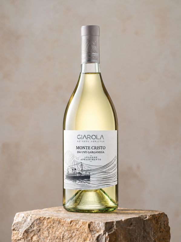 MONTE CRISTO 2024 white wine FROM GARGANEGA GRAPES with LIGHT Drying MONTE CRISTO 2024 white wine FROM GARGANEGA GRAPES with LIGHT Drying
