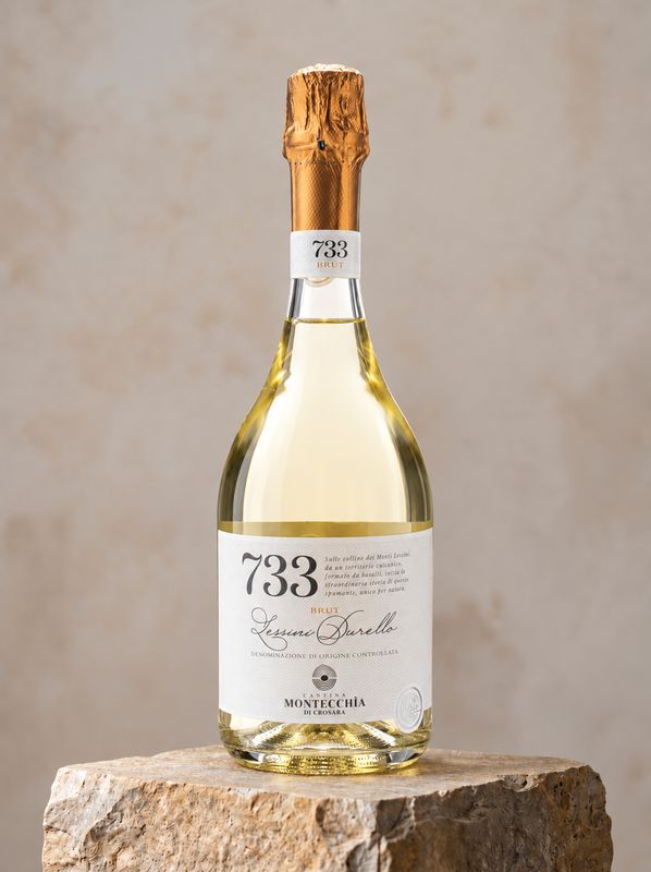 Cantina Montecchia di Crosara (Cantina di Soave) Lessini Durello 733 Brut White sparkling wine method charmat brut Cantina Montecchia di Crosara (Cantina di Soave) Lessini Durello 733 Brut White sparkling wine method charmat brut