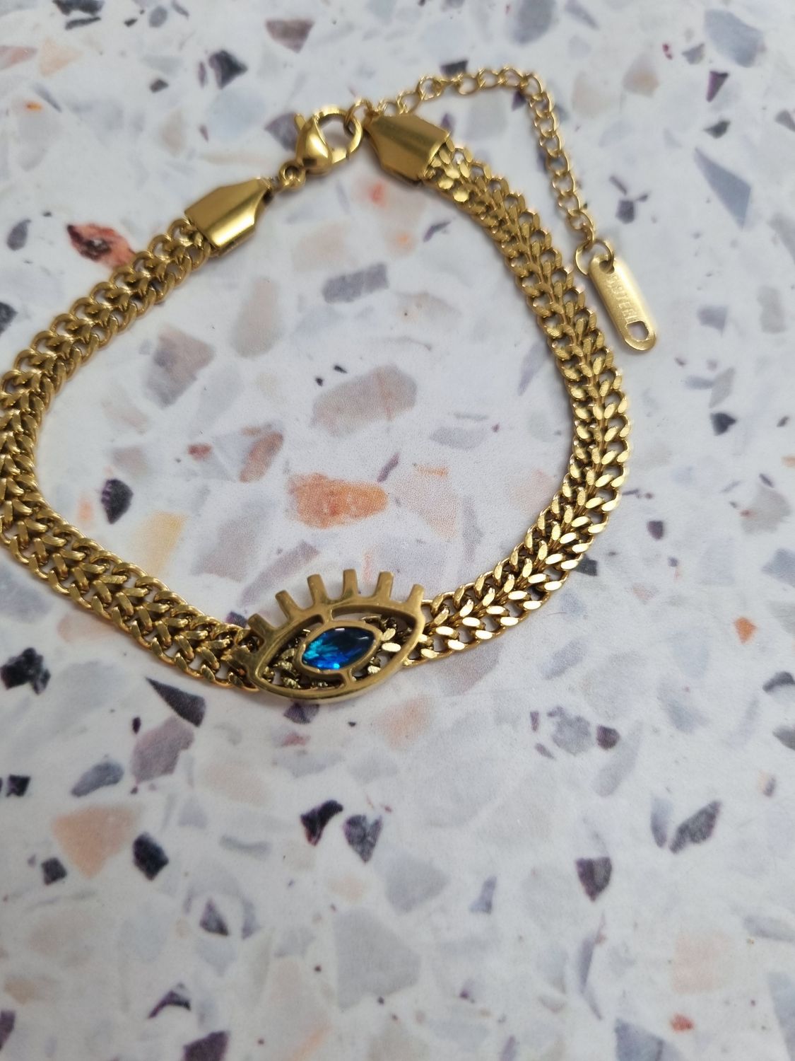 Protective eye bracelet