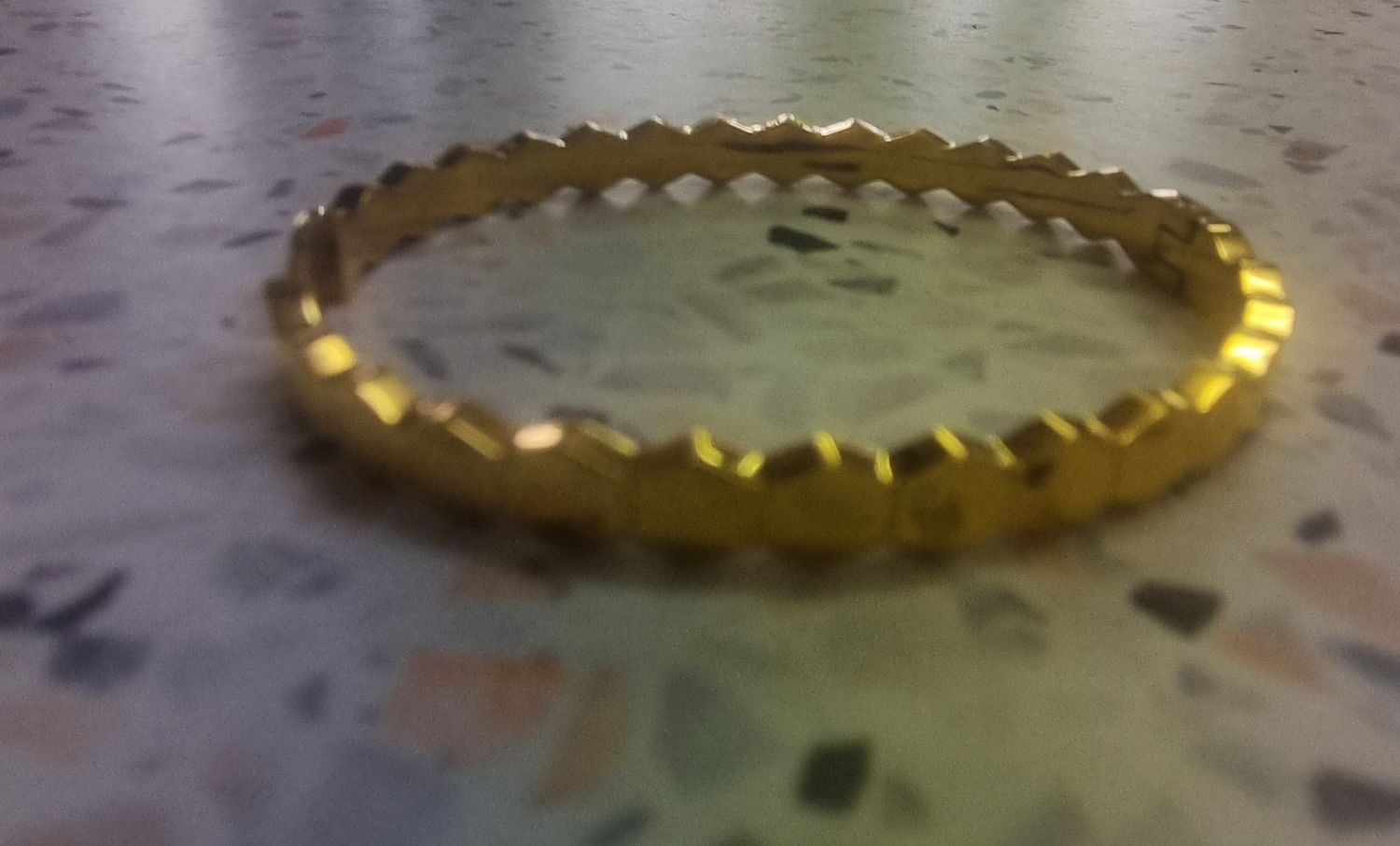 Clasp bracelet
