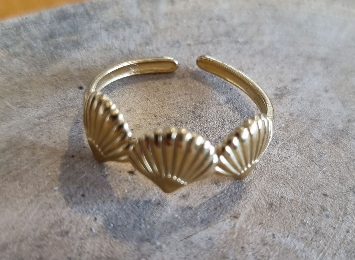 Seashells ring