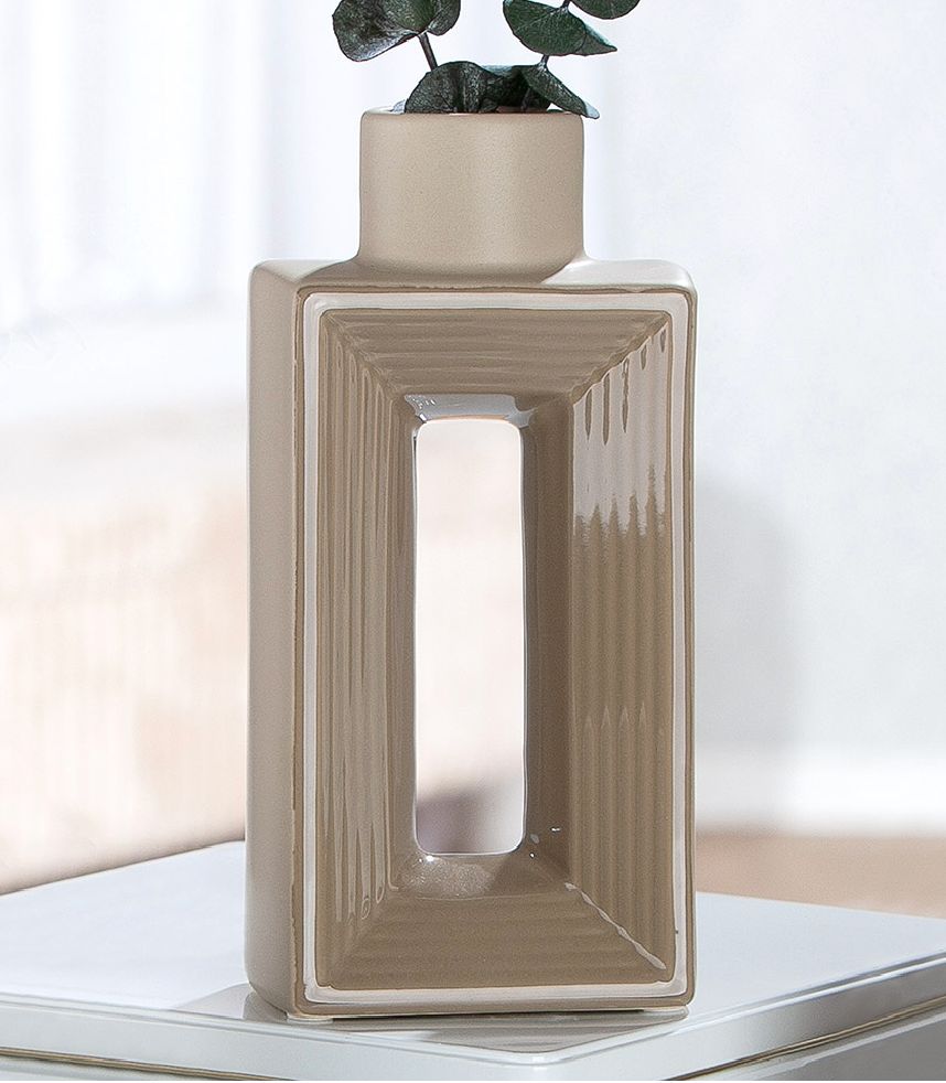 GRAPHIC vase