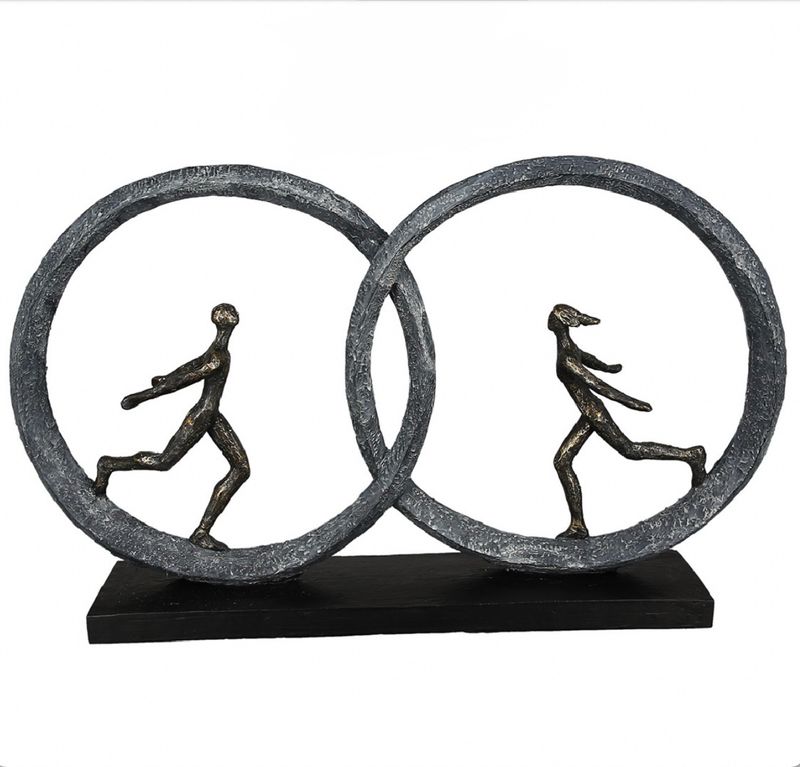 SO IN LOVE sculpture