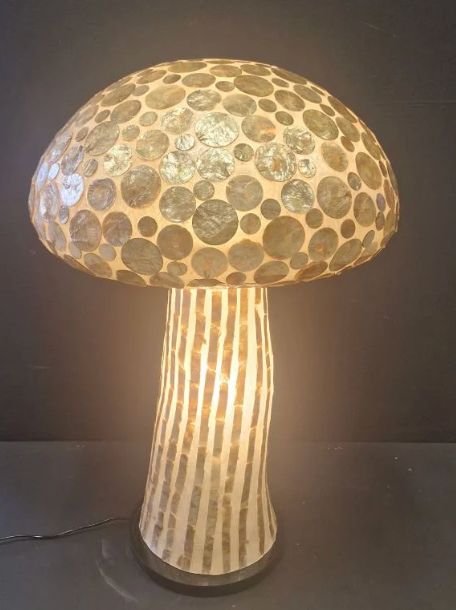 Lampe à poser nacre gold Lampe à poser nacre gold