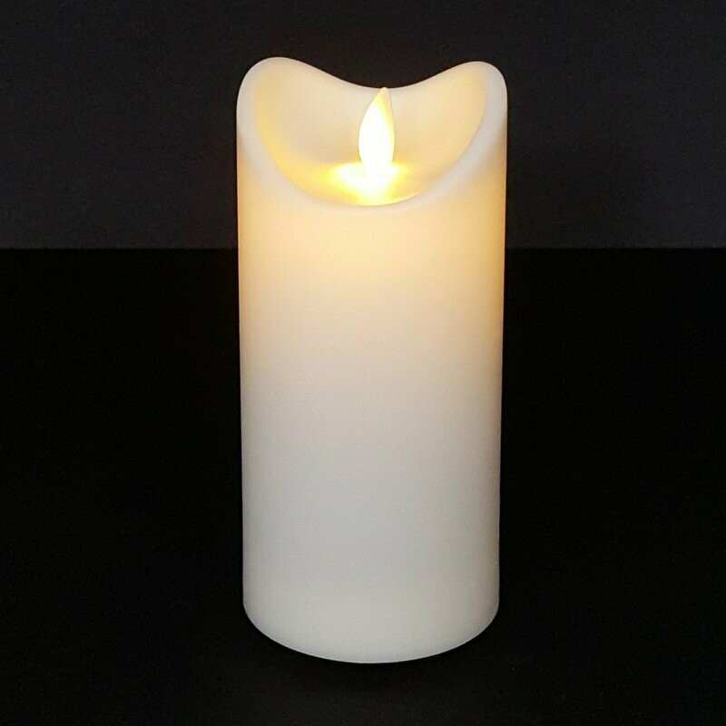 CANDELA A LED IN PLASTICA CON EFFETTO FIAMMA H. 15 CM.