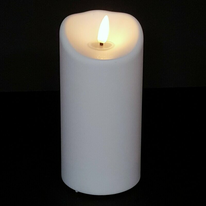 063084 - CANDELA A LED IN PLASTICA EFFETTO CERA CON FIAMMA 3D
