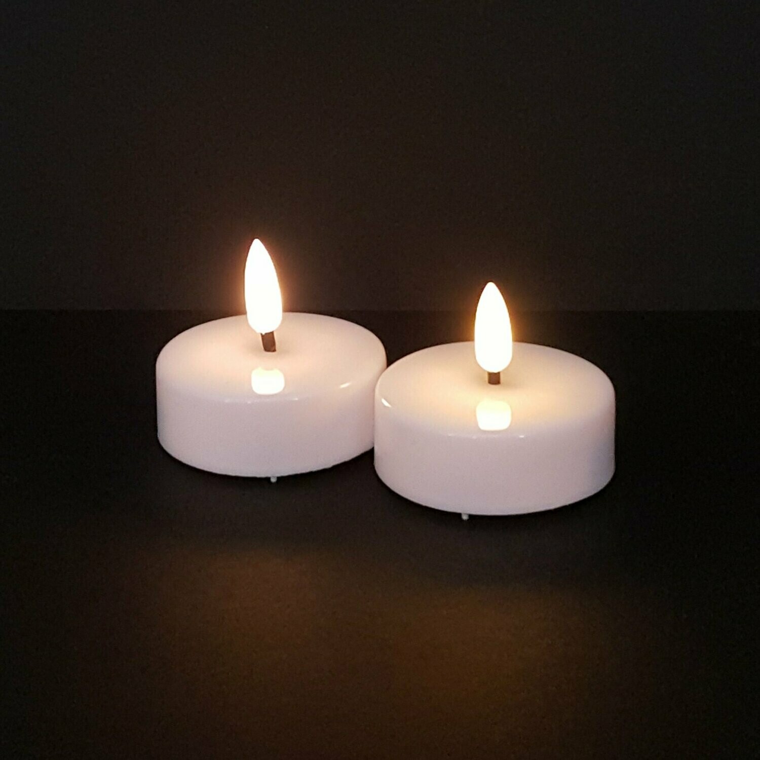 063006 - SET 2 PEZZI CANDELE A LED IN PLASTICA EFFETTO CERA CON FIAMMA 3D