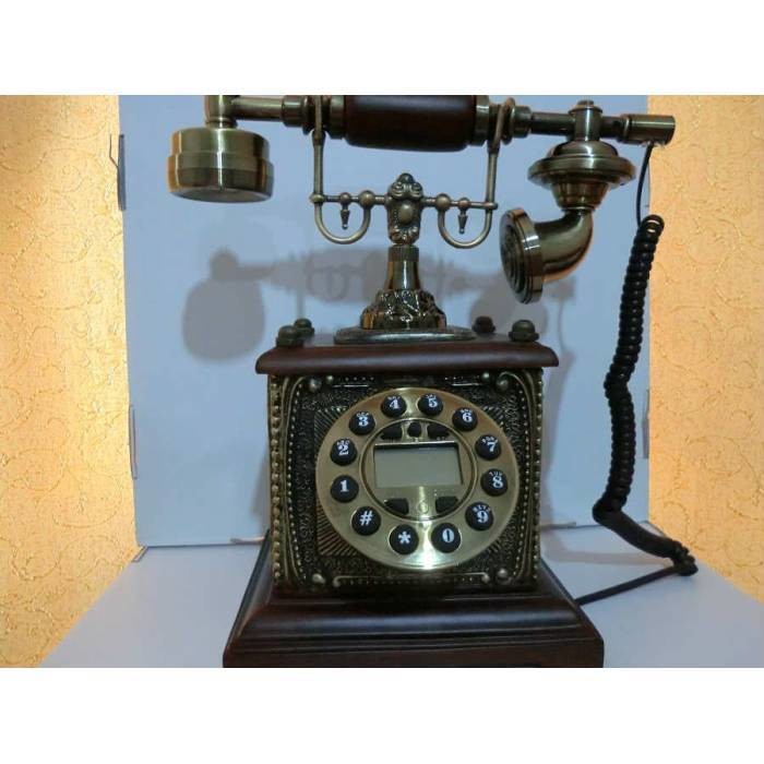 Antika Görünümlü İşlemeli Kare Dijital Telefon