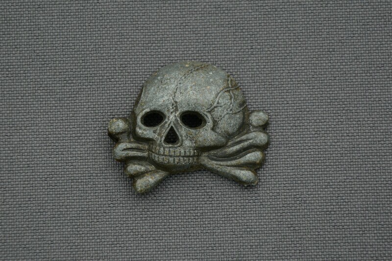 Early Jawless Skull / Totenkopf