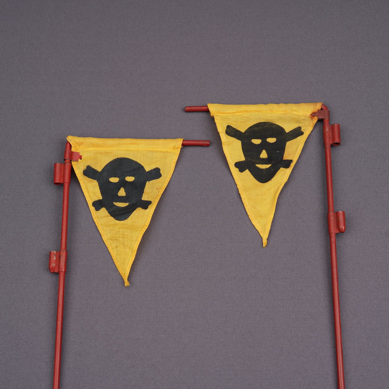 German Mine Flags with Skull / Totenkopf