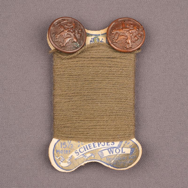 Dutch Military Thread With Spare Buttons