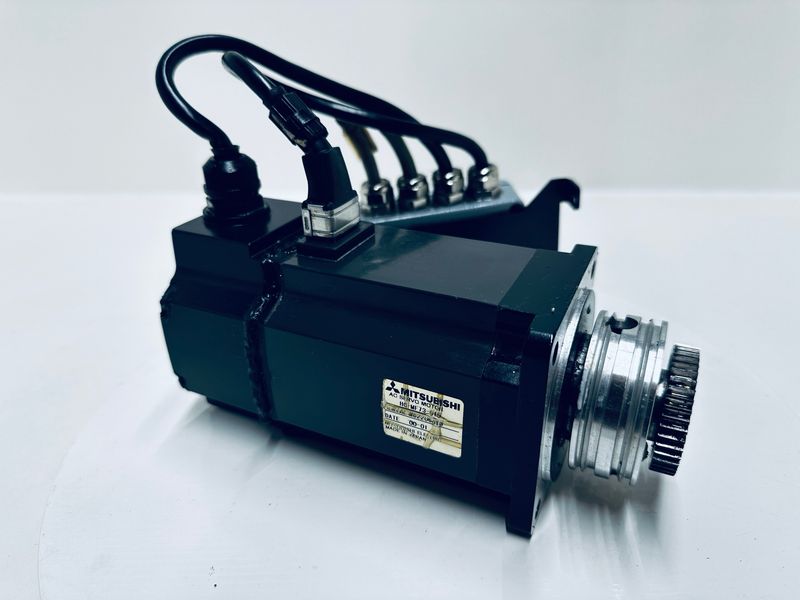 Mitsubishi AC ServoMotor HC-MF73-S15 222346