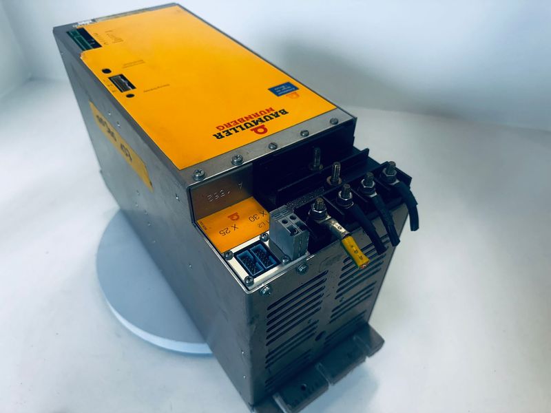 Baumüller BUC2-60-60-62-101-01 Stromrichter Verstärker Netzteil
