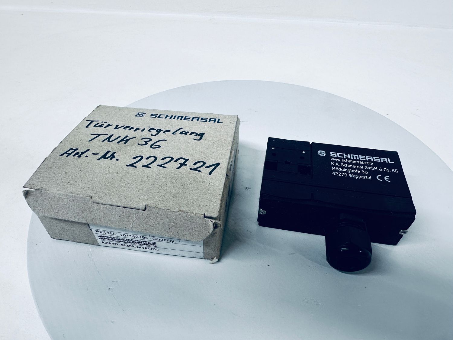 Türverriegelung Traub  TNK36 222721  10759758 Schmersal Türverriegelung Traub  TNK36 222721  10759758 Schmersal