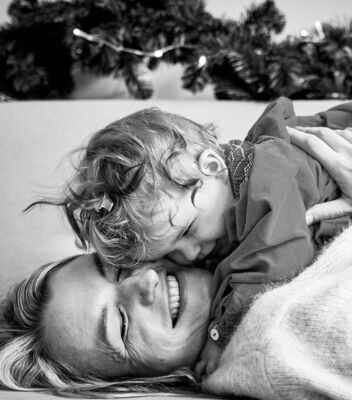 Mama & Baby Shooting mit Familienfotografin Anna Meyer-Kahlen I 28. Juni 2024