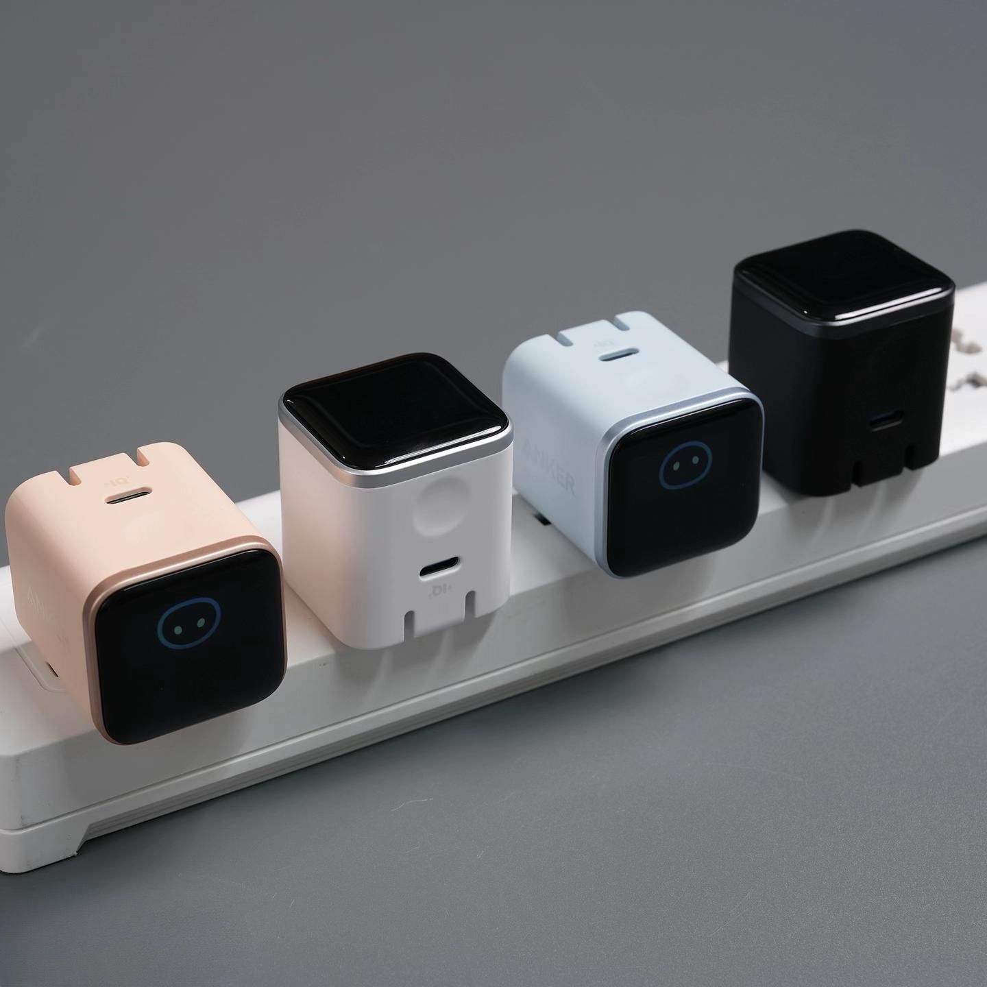 Anker Nano Charger (45W, Smart Display)