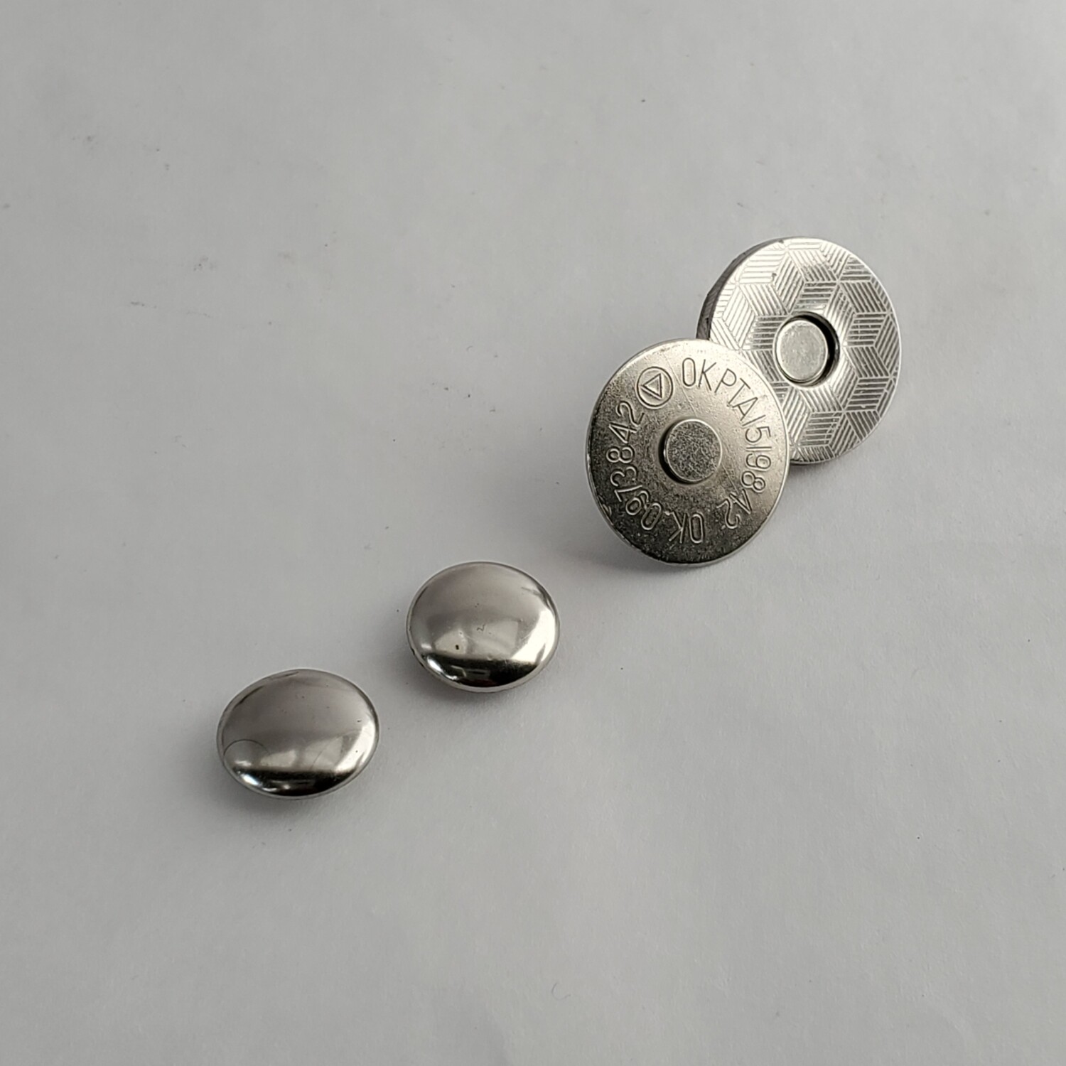 Magnetic Rivet Snaps, Thin - 14mm or 18mm, Cap Size: 14mm, Finish: Silver, Quantity: 25