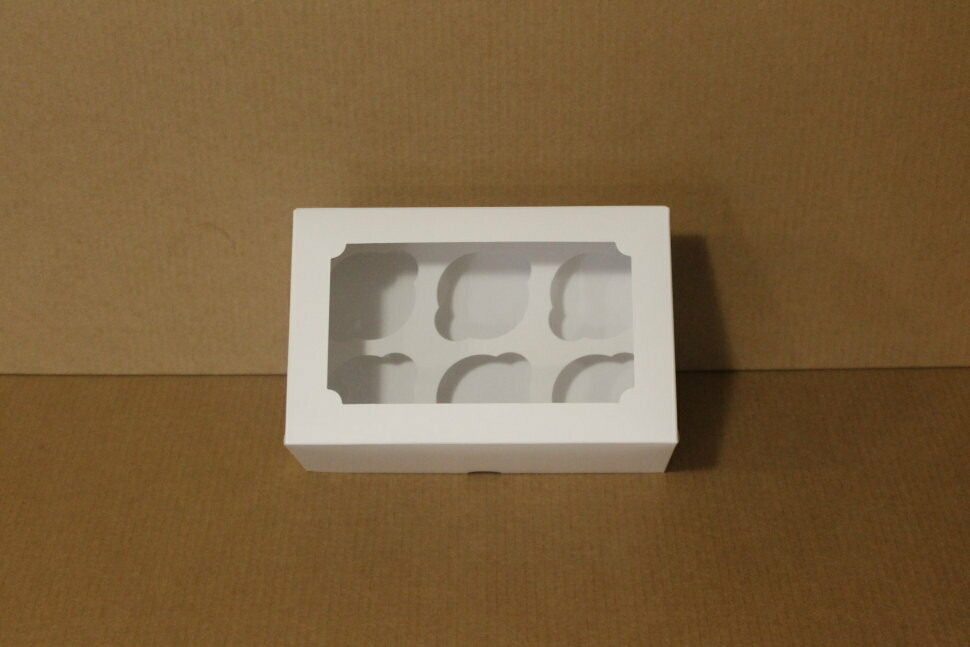 Коробка на 6 мест, с окном, диаметр 17 х 25 см, высота 10 см, цвет белый
