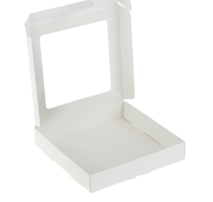Коробка белая с окном 16х16х3см   