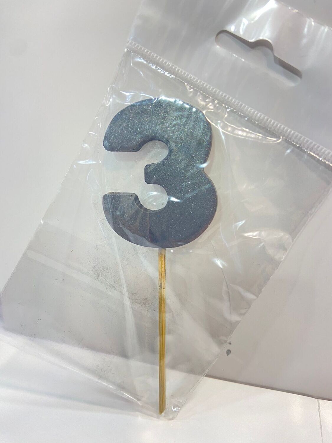 Чёрная Цифра "3" из шоколадной глазури на шпажке, высота цифры 5 см