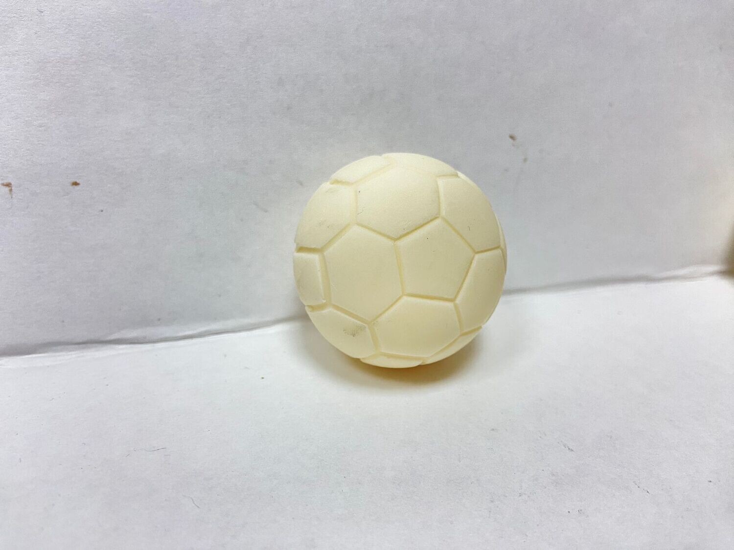 Мяч из шоколадной глазури, диаметр 4 см
