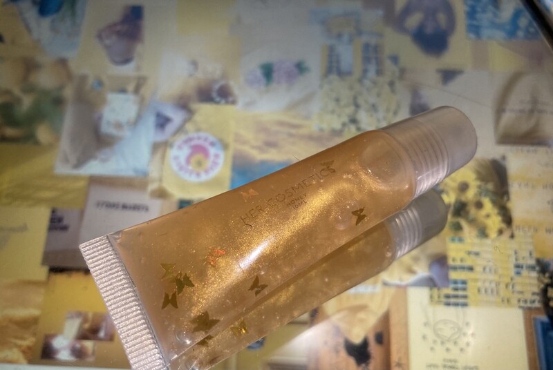 Honey lipgloss peach flavored