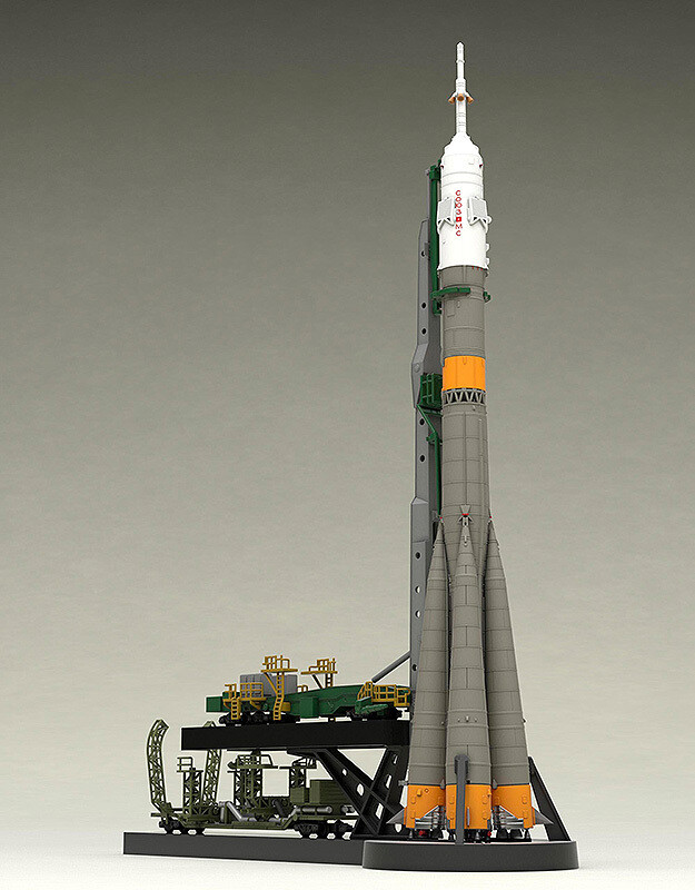 Soyuz Launch Vehicle and Transporter 1/150 - Gunpla