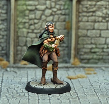 DAD14 – Female Elf Magic User - Otherworld Miniatures