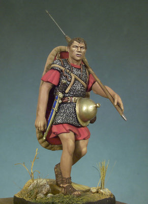 Roman Marching Soldier - 54mm - Andrea Miniatures