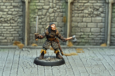 DAD17 – Female Half-orc Assassin - Otherworld Miniatures